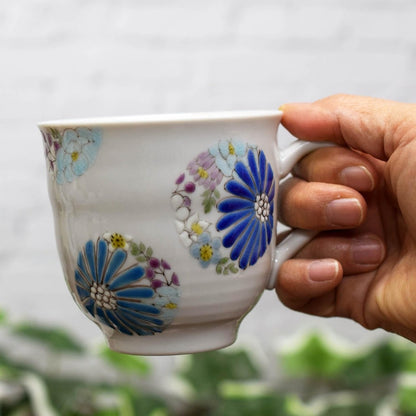 Waza no Kura Elegant Pair Mug Set, Kutani Porcelain Flower Design, Premium Quality Tableware, Made in Japan, Stylish Ceramic Drinkware
