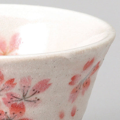 [Made in Japan] Munehō Kiln Sakura Tea Cup, Heian Cherry Blossom Design, Reversed Chawan Type, Red, φ9.5×5.8cm, Model 504-02-403. Perfect for traditional tea enjoyment.