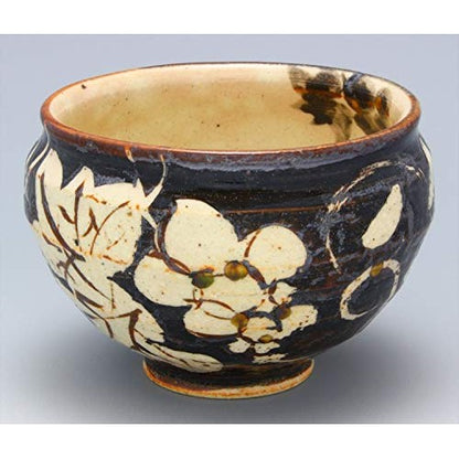 【made in japan】
Mino Ware Takumi Komiko Generous Bowl with Mouse Shino Grape Design - Perfect for Serving and Dining, Ideal for Traditional Japanese Cuisine