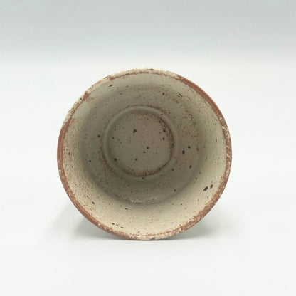 [made in Japan]
Mino Ware Sabi Shino Hantai Sencha Teacup, approximately 8cm in diameter and 6.5cm in height, with a capacity of about 170ml, in ivory color. Microwave and dishwasher safe. Made in Japan. Product code: 461-0003.