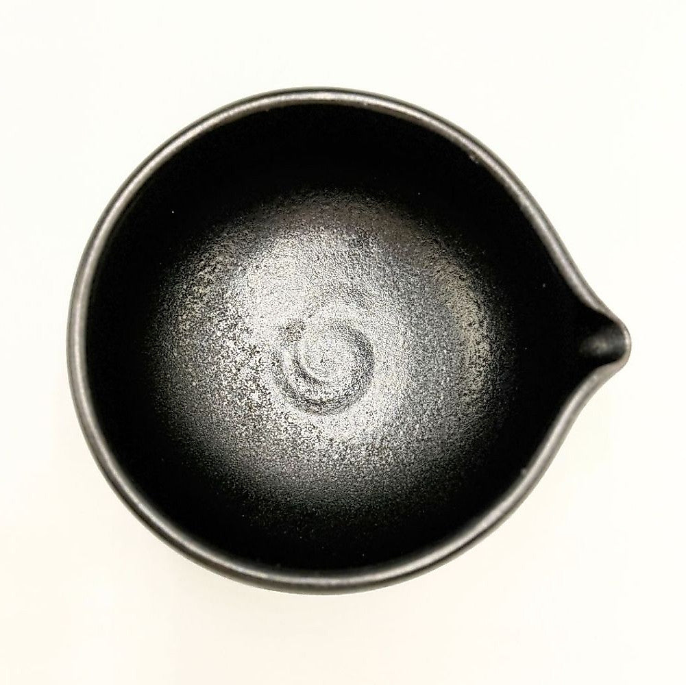 Mino Yaki Black Glaze Matcha Bowl with Spout | Japanese Ceramic Tea Bowl for Matcha Latte