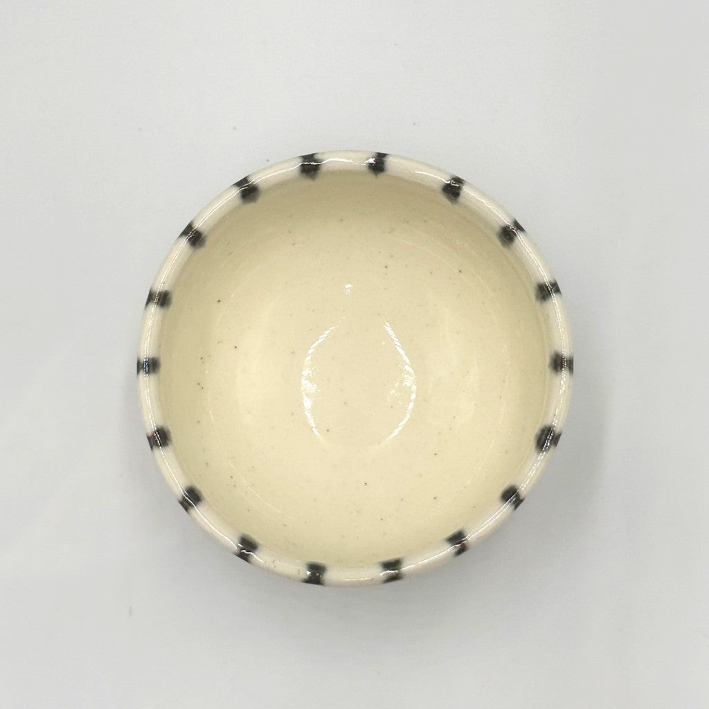 【made in japan】
Ale-net 10x6.7cm Ceramic Tea Bowl with Blue and White Stripes, Matcha Bowl, Cafe Bowl, Made in Japan, Mino Ware, Perfect for Tea Time and Serving Snacks.