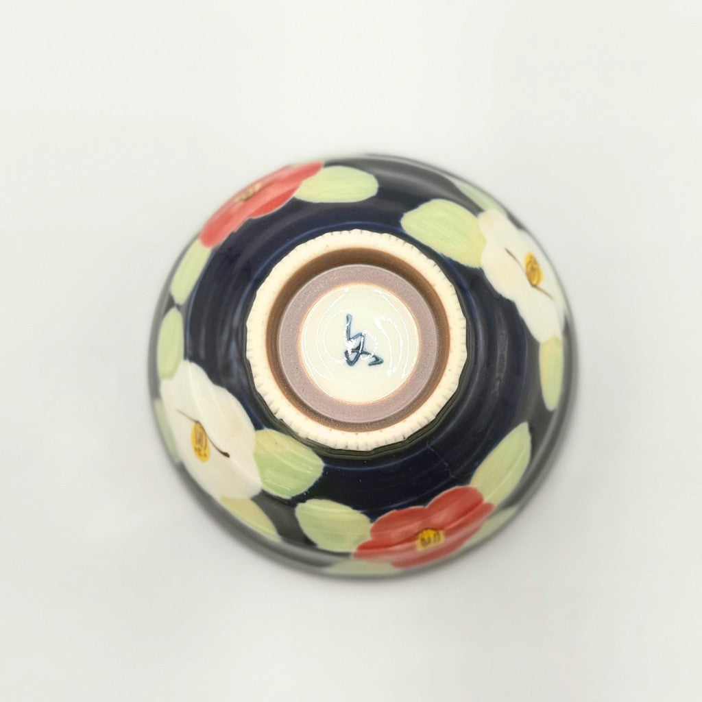 【made in japan】
Hasami Porcelain Rice Bowl, Hand-Painted by Yamashita Ceramics, Featuring Glazed Camellia Design in Navy Color