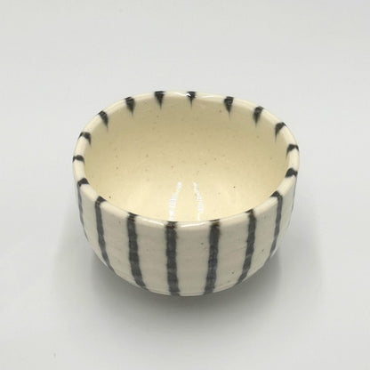【made in japan】
Ale-net 10x6.7cm Ceramic Tea Bowl with Blue and White Stripes, Matcha Bowl, Cafe Bowl, Made in Japan, Mino Ware, Perfect for Tea Time and Serving Snacks.