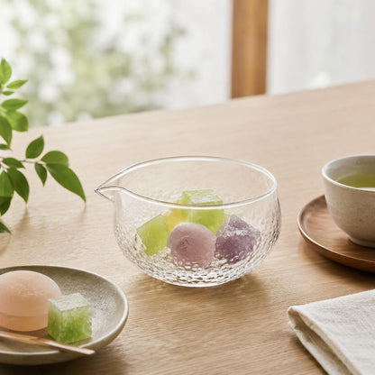 450ml Heat-Resistant Glass Pouring Bowl with Spout, Hammered Texture, Sakura Pattern for Matcha Tea