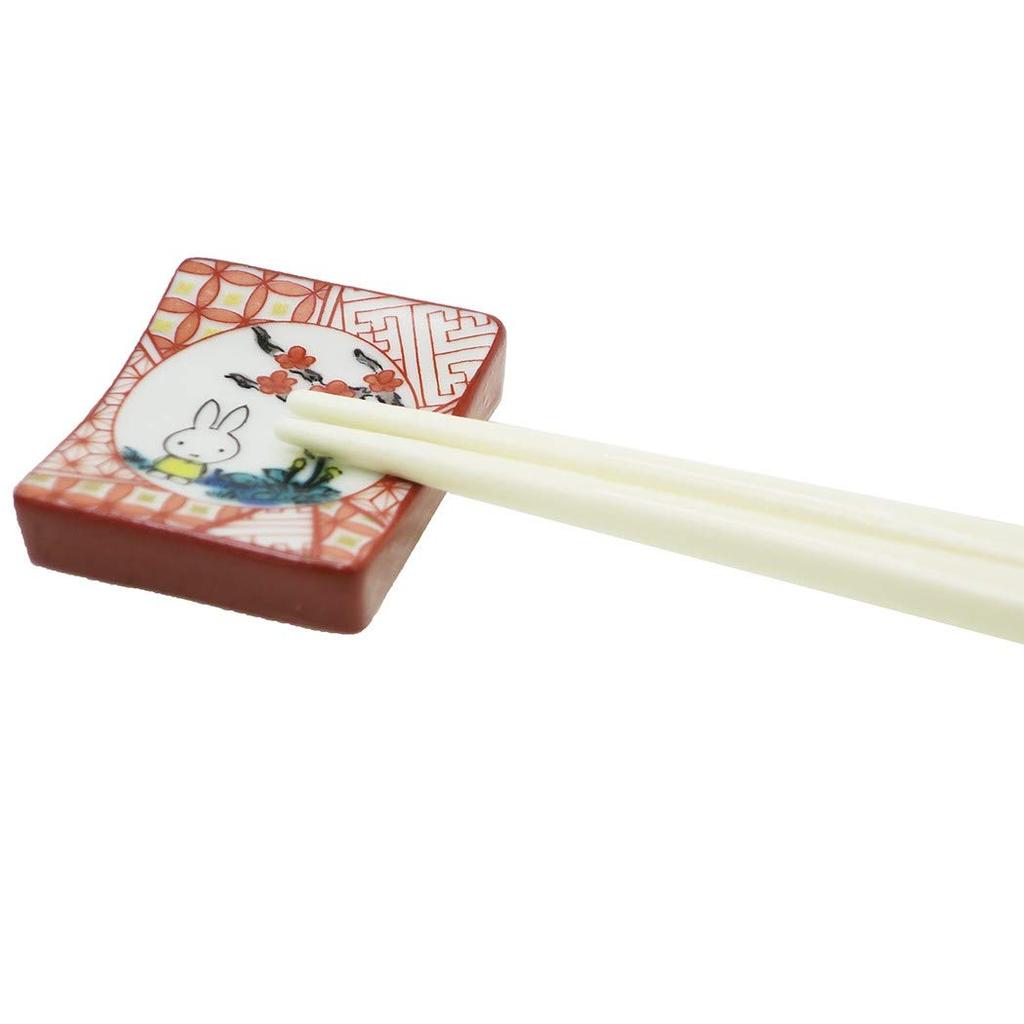 Miffy Kutani Ware Chopstick Rest, Akae Red Painting Japanese Ceramic Tableware 211348