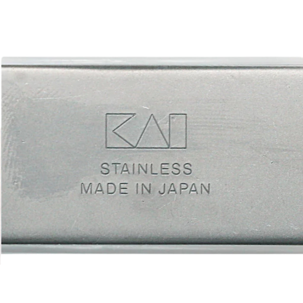 Yamaga Lacquerware Authentic Japanese Nail Clipper with Maki-e Art in Paulownia Box (Dragon Design)