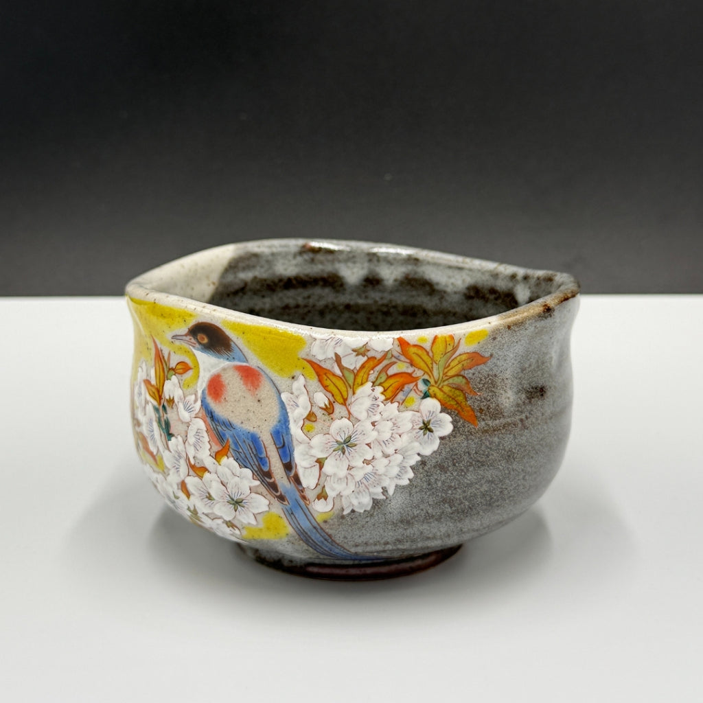 [Kutani ware] Matcha bowl Yoshidaya mountain cherry and bird [Made in Japan]matcha chawan