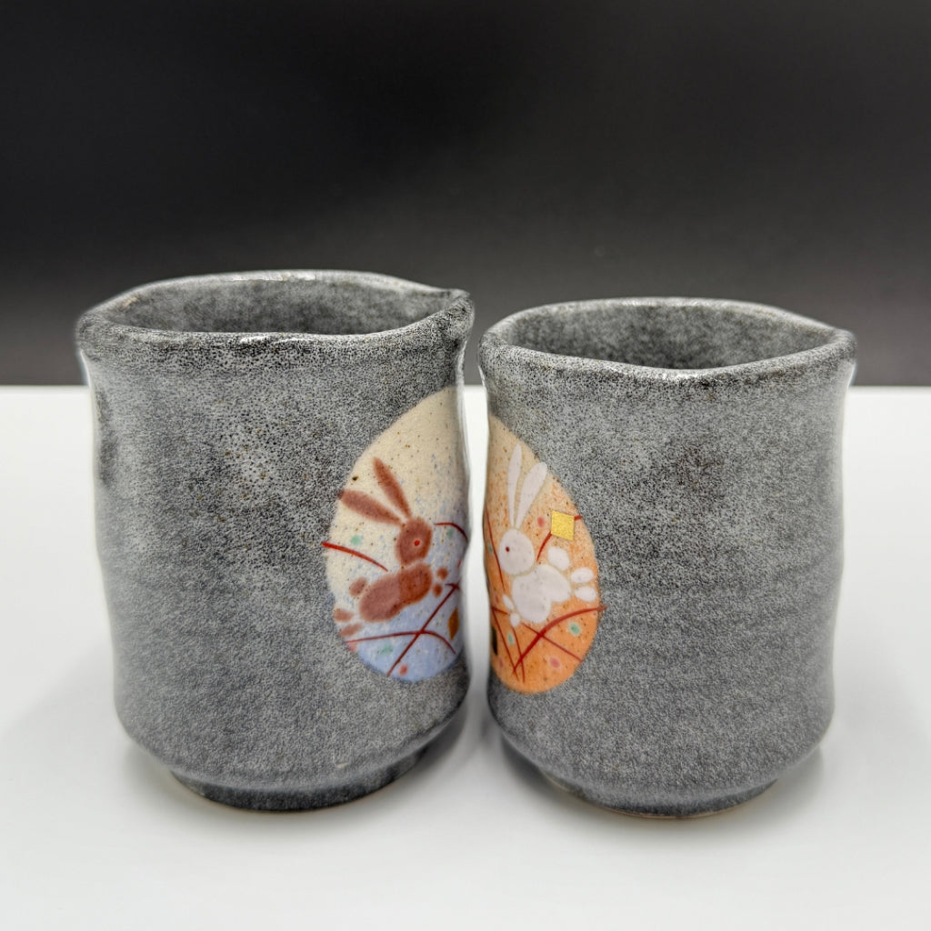 Japanese traditional crafts [Kutani ware] Pair of Teacups, Moon Rabbit Design, Chawan