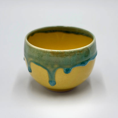 Yellow ground with green rim, round bowl, matcha bowl, Hasami ware, pottery, bowl, japanese chawan