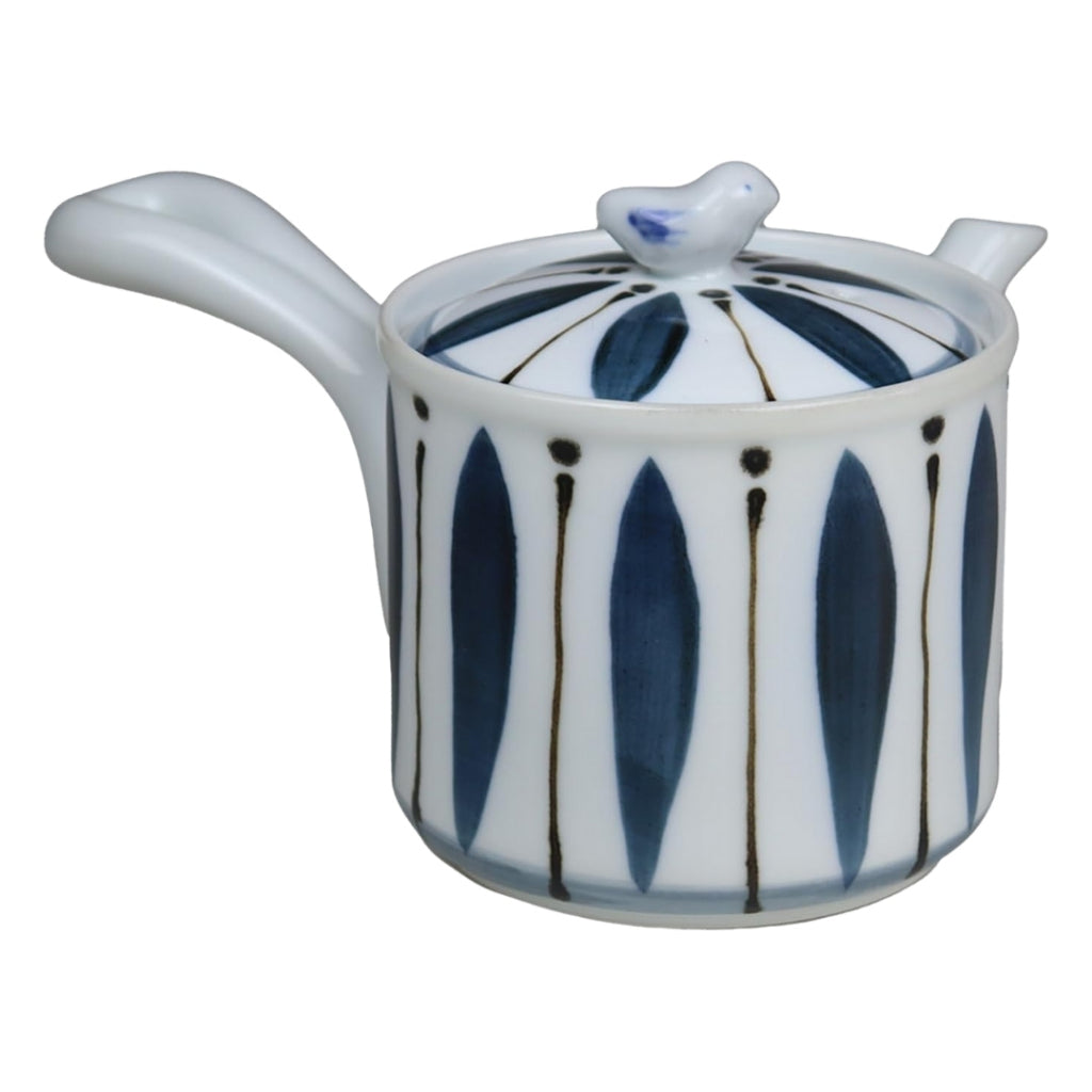 Elegant Lightweight Japanese Teapot with Infuser - Hasami Porcelain in Various Designs