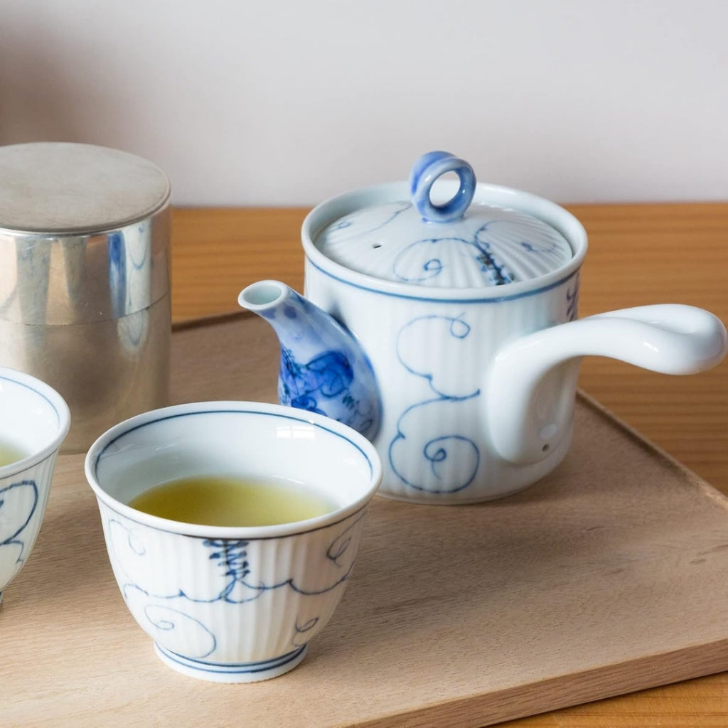 Hasami Ware Large Lightweight Teapot with Super Stainless Steel Strainer - Grapevine Pattern, 475ml Capacity, Easy to Clean, Japanese Tableware for Tea and Green Tea