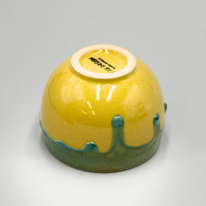 Yellow ground with green rim, round bowl, matcha bowl, Hasami ware, pottery, bowl, japanese chawan