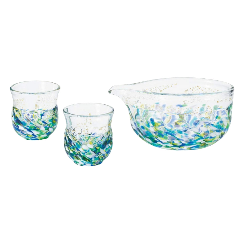 ADERIA Tsugaru Glass Hydrangea Sake Set - Sake Pourer (180ml) and Sake Cups (80ml) - Made in Japan - Stylish Ochoko and Guinomi for Sake - Ideal for Cold Sake - Perfect Gift for Women, Mother’s Day, Father’s Day, Couples, Men - Housewarming Celebrations,