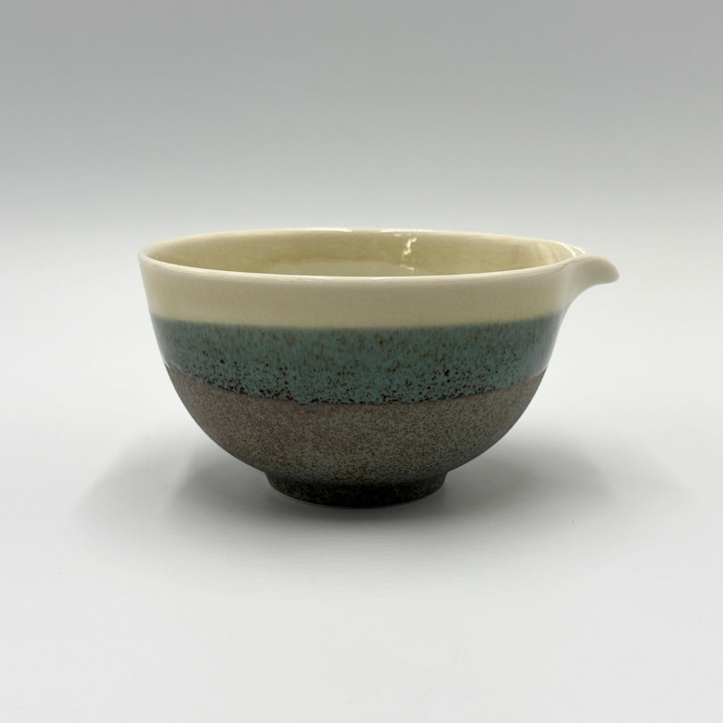 Moegi Japanese Matcha Bowl with Spout | Mino Ware Handcrafted Ceramic Tea Bowl | Made in Japan