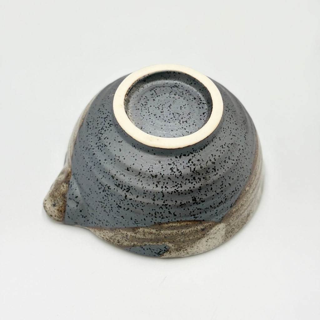 Japanese Karatsu Ceramic Pouring Bowl (Medium) Handcrafted Pottery Serving Dish Made in Japan