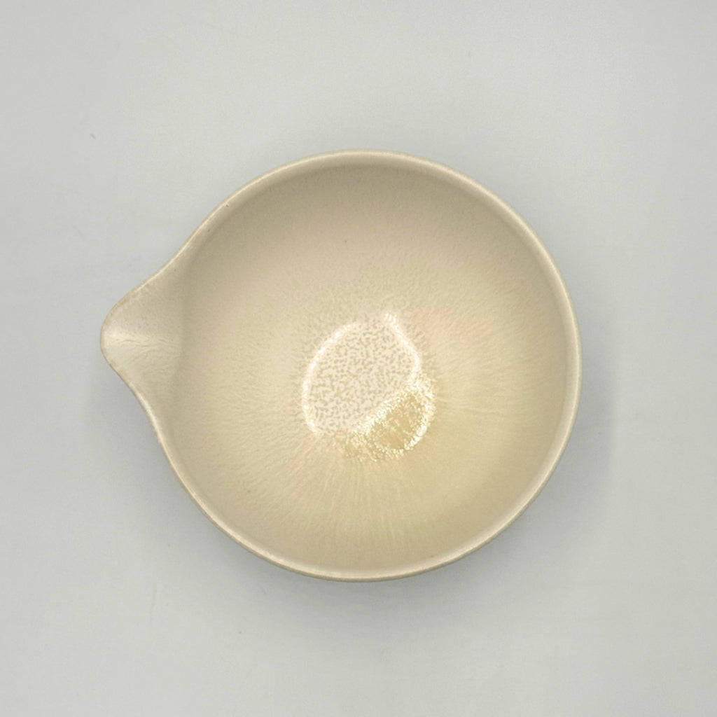 Japanese Mino Ware Matcha Bowl White Crystal Glaze Katakuchi Pouring Lip Ceramic Tea Ceremony Made i