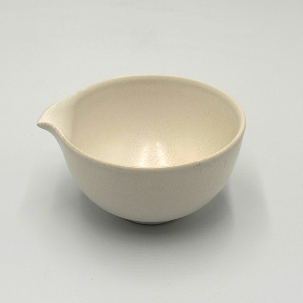 Japanese Mino Ware Matcha Bowl White Crystal Glaze Katakuchi Pouring Lip Ceramic Tea Ceremony Made i