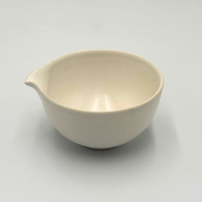 Japanese Mino Ware Matcha Bowl White Crystal Glaze Katakuchi Pouring Lip Ceramic Tea Ceremony Made i