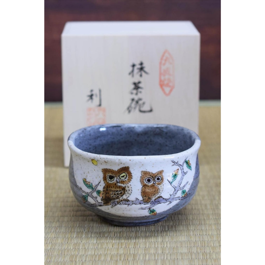 【made in japan】
Stylish Matcha Bowl by Waza, Elegant Kutani Ceramic, Owl Design, Premium Brand, Traditional Japanese Tea Ceremony, Authentic Japanese Craftsmanship, Perfect for Birthdays and Milestone Celebrations like Kanreki, Koki, and Kiju, Unique Gift