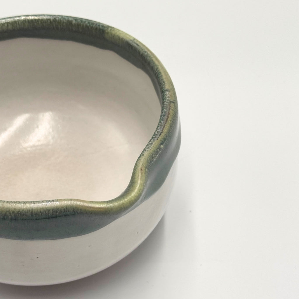 Japanese Handmade Matcha Bowl Wakakusa ME-GU-RI Series Katakuchi Pottery 350ml Tea Ceremony