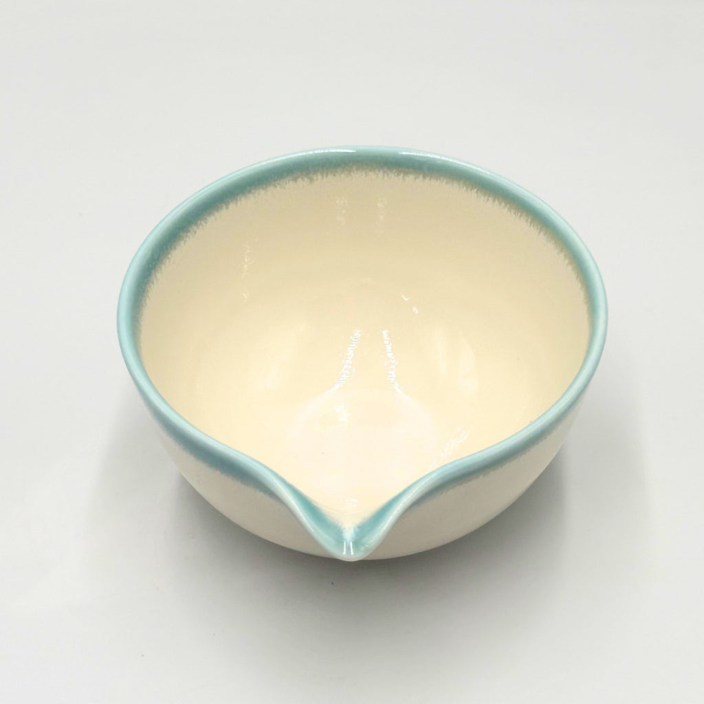 Japanese Matcha Bowl Katakuchi Pouring Spout Ryofu Mino Ware Ceramic Tea Bowl Made in Japan