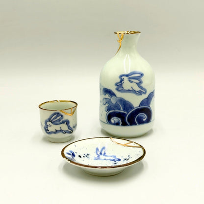 Imari Ware Kintsugi Sake Set Gold Line Rabbit Design Japanese Porcelain Gift Set