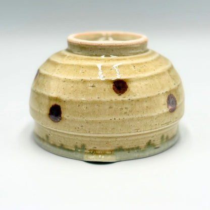 Japanese Mino Ware Matcha Bowl with Spout | Pouring Chawan for Matcha Latte | 570cc Ceramic