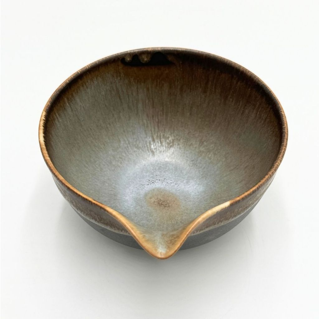 Japanese Mino Ware: Smoke Gold Katakuchi Matcha Bowl | Handcrafted Ceramic Tea Bowl Made in Japan