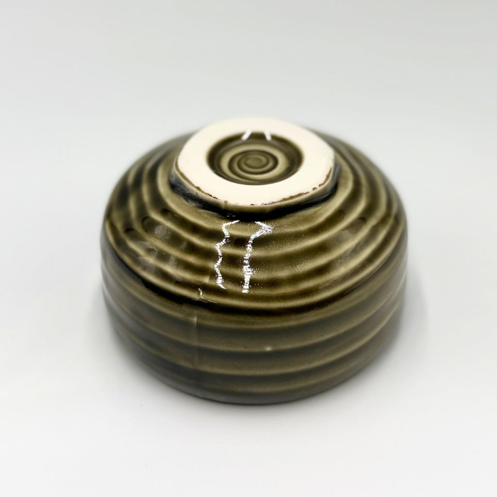 Japanese Matcha Bowl Flower Shape Yomogi Green Mino Ware Porcelain Chawan Made in Japan Φ12cm