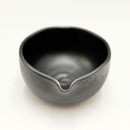 Mino Yaki Black Glaze Matcha Bowl with Spout | Japanese Ceramic Tea Bowl for Matcha Latte